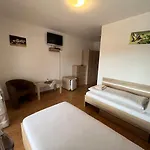 Penzion A Restauracia Harmonia Ostratice