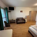 Penzion A Restauracia Harmonia Ostratice