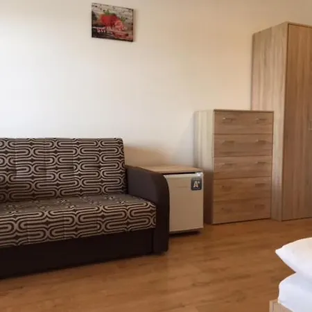 Konukevi A Restauracia Harmonia Ostratice