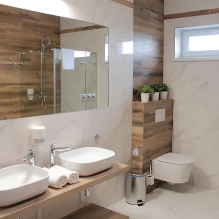 Konukevi A Restauracia Harmonia 3*