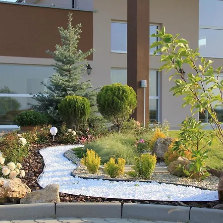 A Restauracia Harmonia ゲストハウス 3*