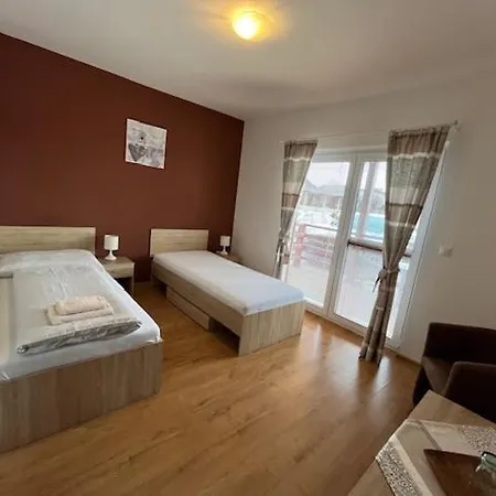 Konukevi A Restauracia Harmonia