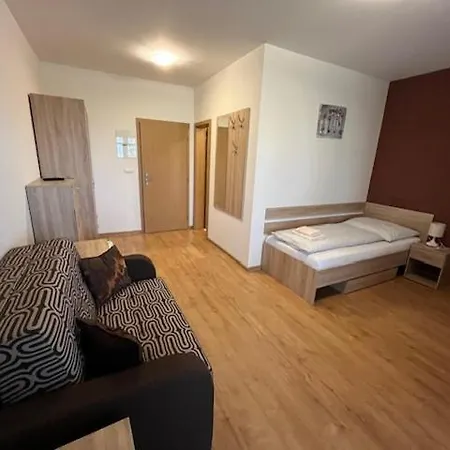 A Restauracia Harmonia Ostratice