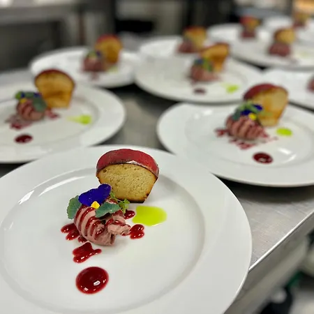 Konukevi A Restauracia Harmonia Ostratice