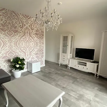 ゲストハウス A Restauracia Harmonia Ostratice