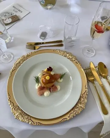 A Restauracia Harmonia Ostratice