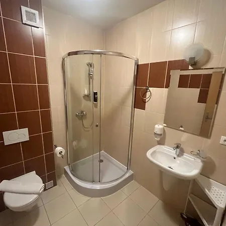 A Restauracia Harmonia Ostratice