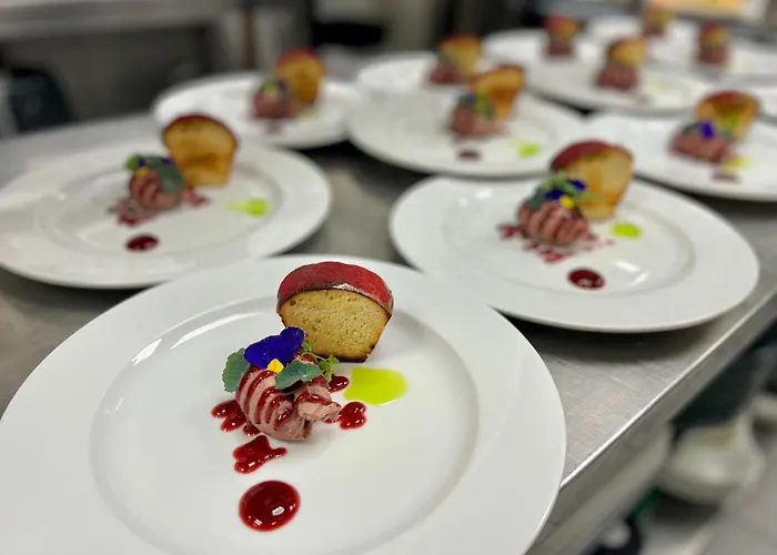 Konukevi A Restauracia Harmonia Ostratice